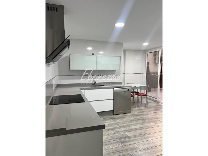 Foto b3cee0ad-f155-4bc8-99e8-5d6e074fb2a7. Pis amb calefacció a Casco Antiguo Cartagena