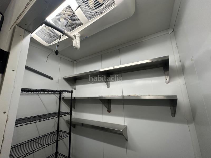 Foto ea42024e-970c-454f-869c-3b6575d08921. Transfer business premise with heating in Sants Barcelona