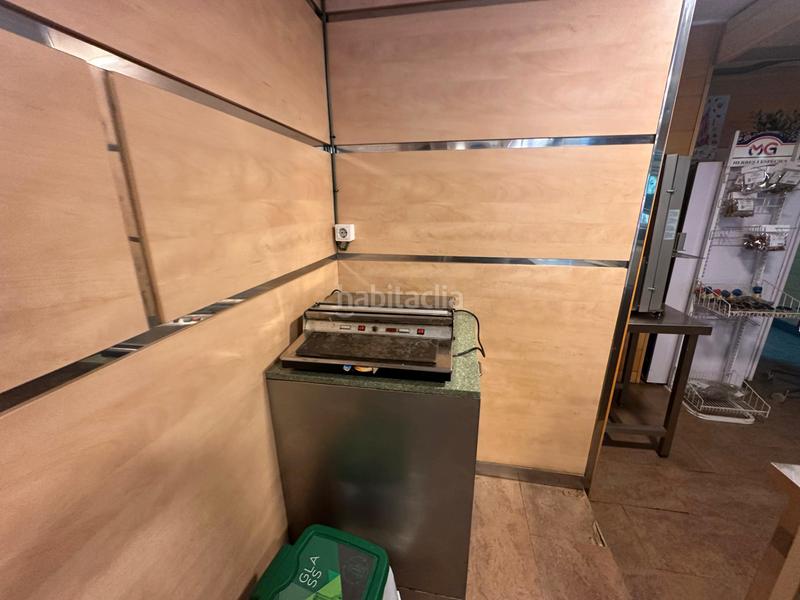 Foto 1953923b-e8b3-4a63-a14a-29990a7b93fb. Pas-de-porte local commercial avec chauffage dans Sants Barcelona