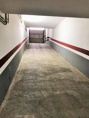 Aparcament cotxe a Carlet. Plaza de garaje más trastero que se accede por la misma plaza.