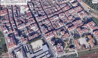 Terreny residencial a Carlet. Parcela urbana  esquinera de 204 m2, ideal para construir o prom