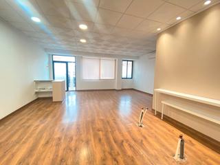 Miete Geschäftsraum in Carlet. Local comercial para entrar, en zona cercana a avda. del sur, de