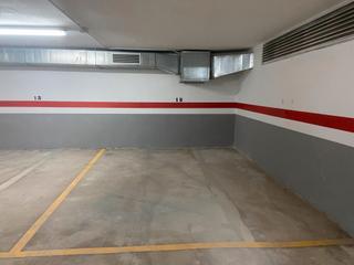Aparcament cotxe  Avinguda del sud. Plaza de garaje