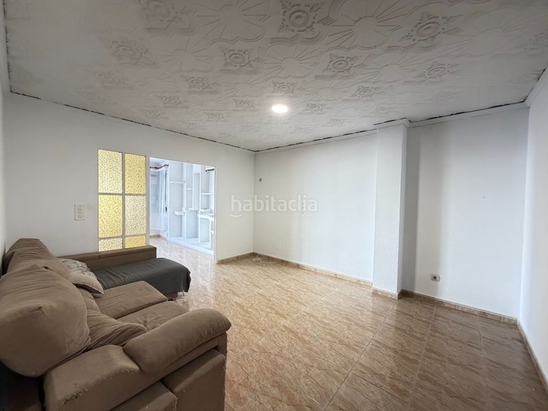 Foto 0c70a4f2-236a-46e3-a38e-12c16a9825de. Casa amb aparcament a Carlet