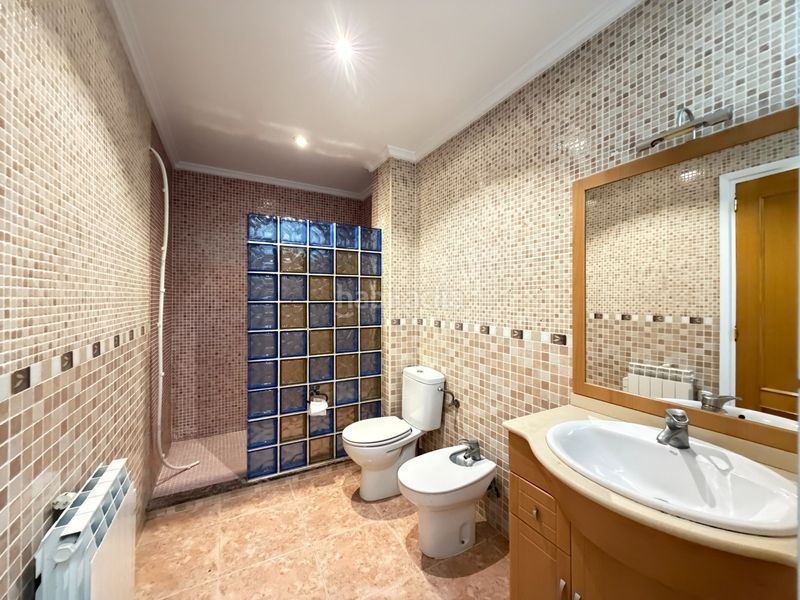 Foto 491cca99-e091-4d11-8003-9d3fa3702ddf. Casa amb aparcament a Carlet