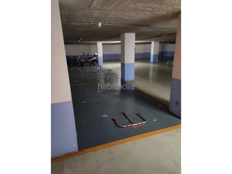 Foto cd90b860-ff40-4679-a54c-5a30dc907416. Parking voiture dans Nou Campanar Valencia