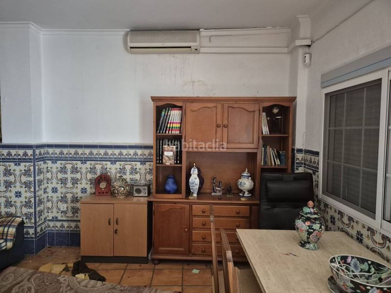 Foto 4b670f67-ab3a-43d1-813b-86d206a622d9. Casa amb aparcament a Poble Nou Torrent