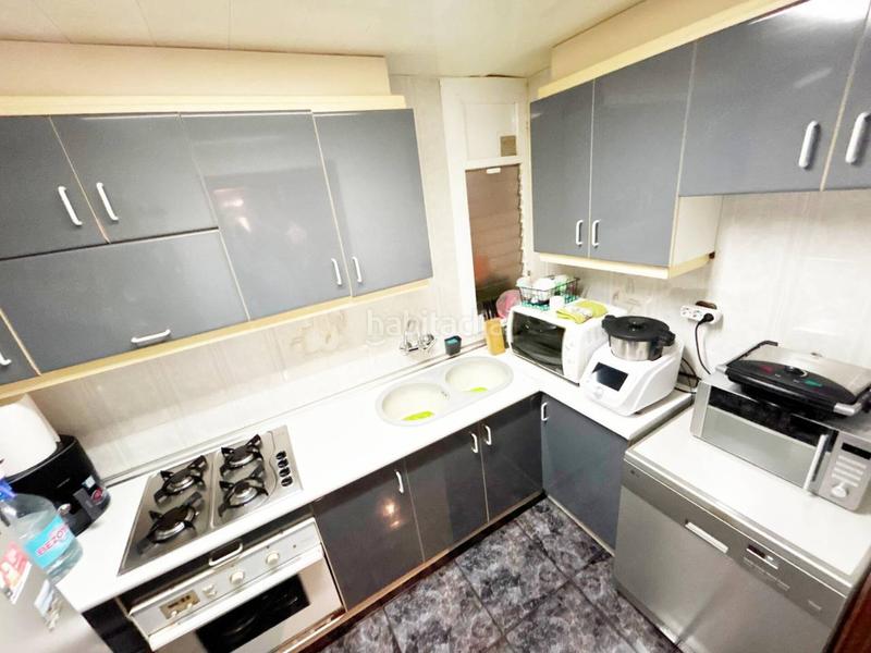 Foto 743be00f-d264-4297-87d4-7d9ae150ba28. Piso  en venta 3 hab., con balcon, patio y ascensor en Badalona