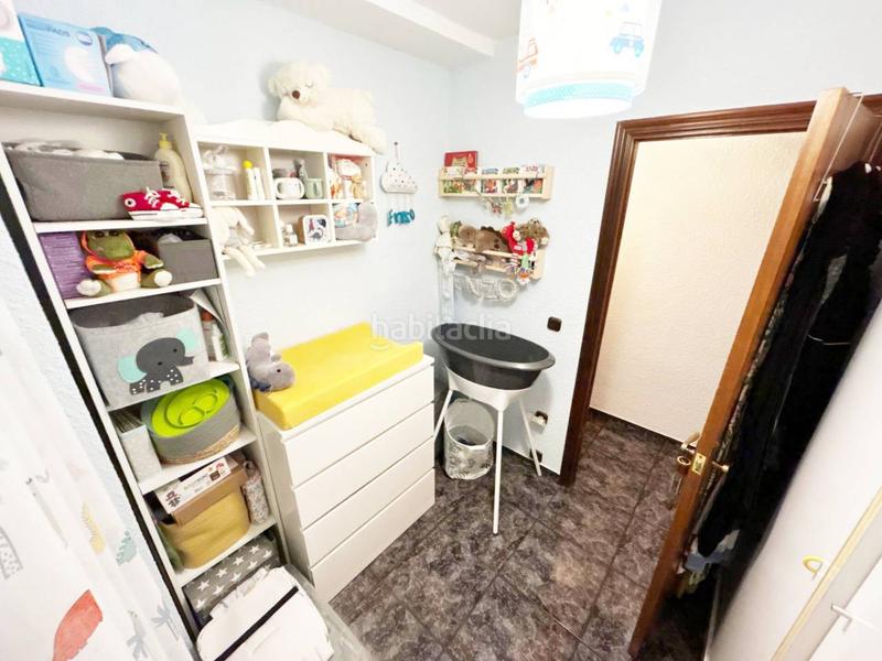 Foto 9c165c2b-398d-4105-a745-f27bf697e130. Piso  en venta 3 hab., con balcon, patio y ascensor en Badalona