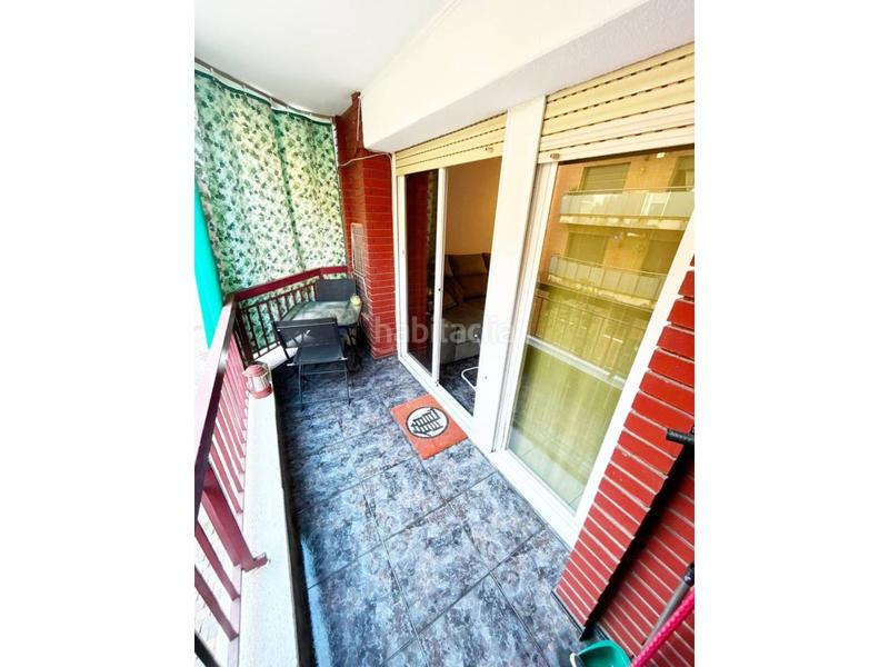 Foto c949fb7a-5560-4105-93e7-569f6db16ce5. Piso  en venta 3 hab., con balcon, patio y ascensor en Badalona