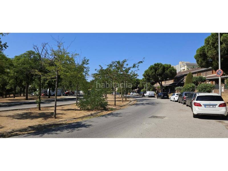 Foto 85ff743d-72d9-4be8-9633-8657bdb70152. Casa gran casa en venta montigala en Centre Badalona