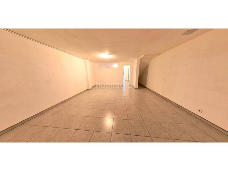 Foto 8e8ceba8-b0f3-42e0-8f59-ea1ddb60d04d. Casa gran casa en venta montigala en Centre Badalona