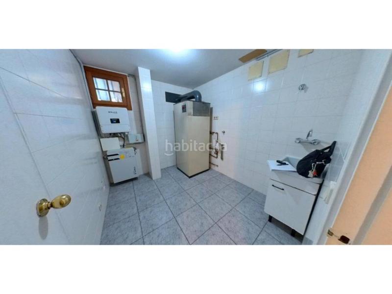 Foto b6e92002-f27e-4eae-8724-a9db077d26ec. Casa gran casa en venta montigala en Centre Badalona