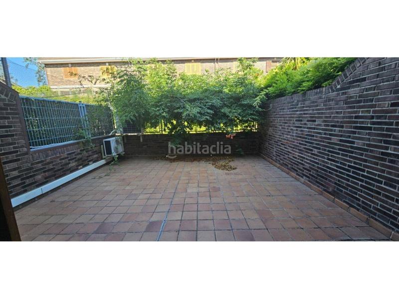 Foto b87ab3ba-5d07-4065-bd9c-cee4462b2f7c. Casa gran casa en venta montigala en Centre Badalona