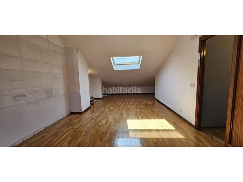 Foto bb9d8c8f-f119-49c5-9e54-9570b6f80957. Casa gran casa en venta montigala en Centre Badalona