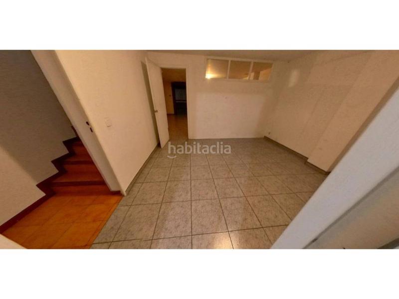 Foto e9b8db8a-549e-4efc-b9ab-c3bc73752fcd. Casa gran casa en venta montigala en Centre Badalona