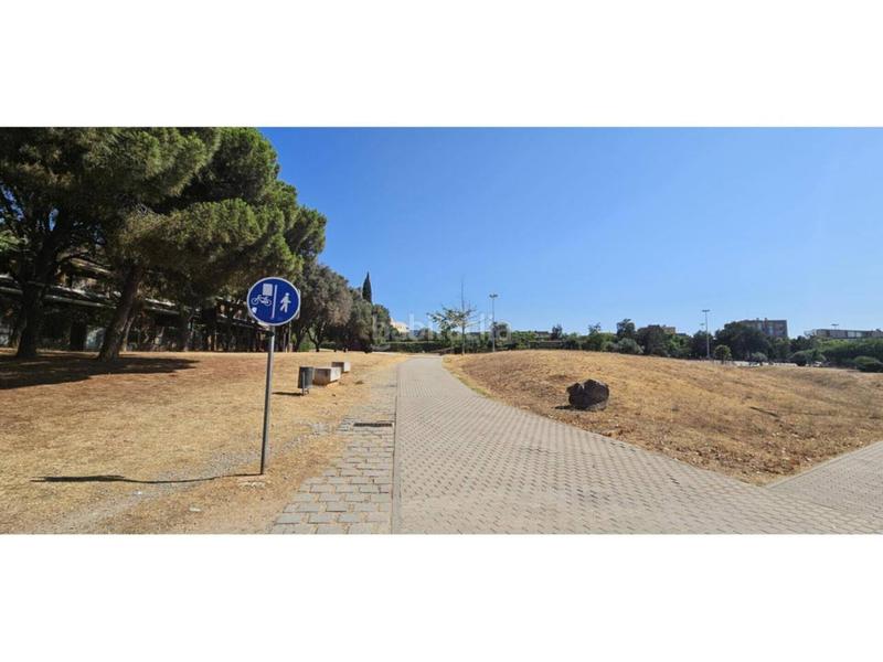 Foto f131732e-05ea-4090-921d-0c93e2e4a70c. Casa gran casa en venta montigala en Centre Badalona