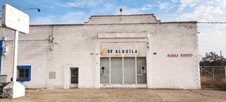 Lloguer Nau industrial a Oeste. Se alquila amplia nave industrial