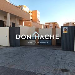 Parking voiture en Sur. Grandes plazas de garaje en salesianos