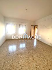 Appartement en Centro. Pisazo cercano a plaza de toros