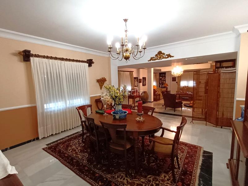 Foto 104314e2-e52b-415e-9879-3cdc2560c7b2. Chalet  ideal en urbanización privada en Golf Guadiana Badajoz