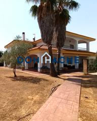 Chalet in Golf Guadiana. Chalet ideal en urbanización privada badajoz