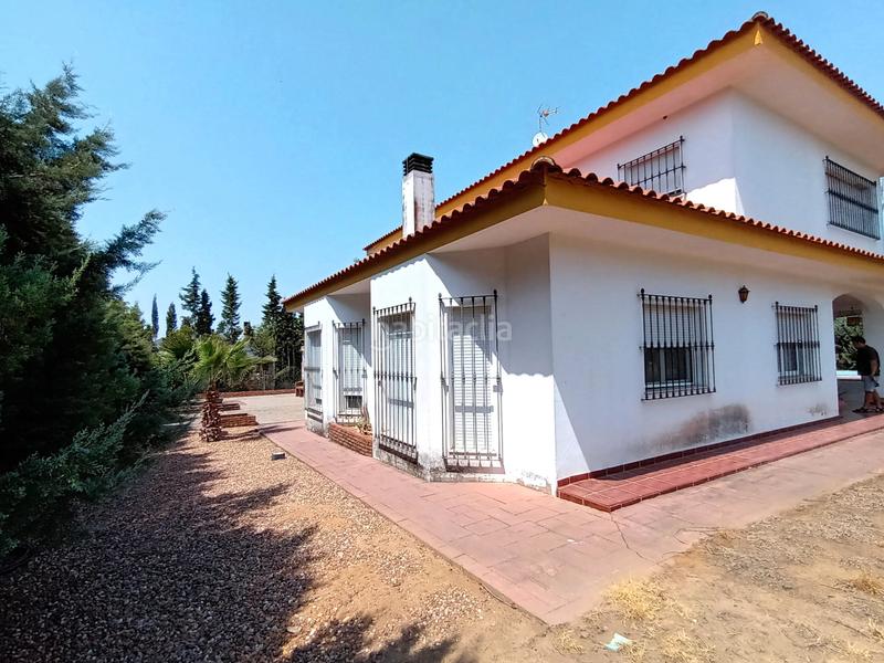 Foto 457edef1-2515-42e9-a61b-46be538b4e11. Chalet  ideal en urbanización privada en Golf Guadiana Badajoz