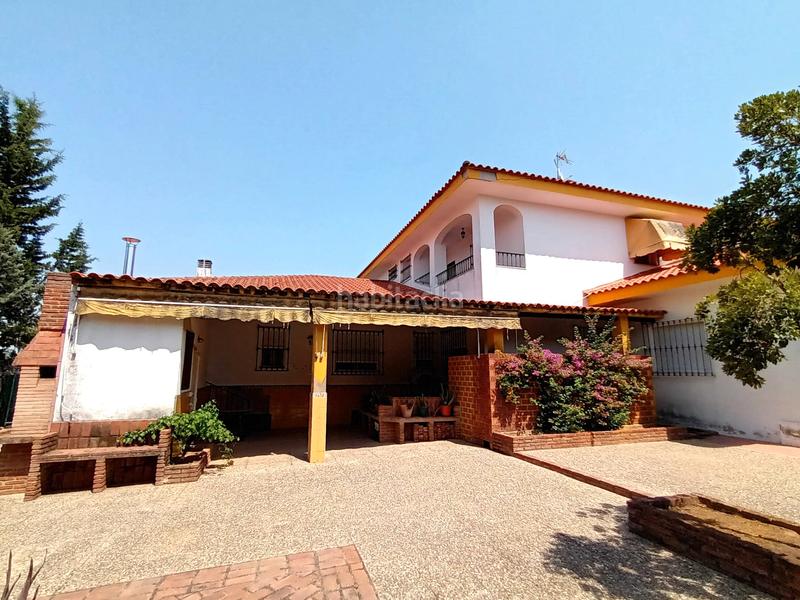 Foto 935806a7-30b1-40ce-a73f-39a3a7f41088. Chalet  ideal en urbanización privada en Golf Guadiana Badajoz