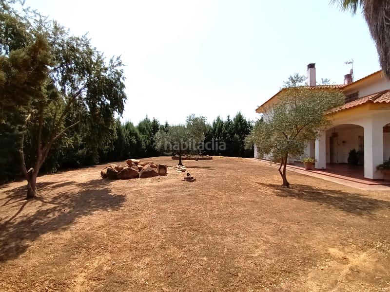 Foto b3124702-3209-4e24-8d05-4b2dfc06ac6e. Chalet  ideal en urbanización privada en Golf Guadiana Badajoz