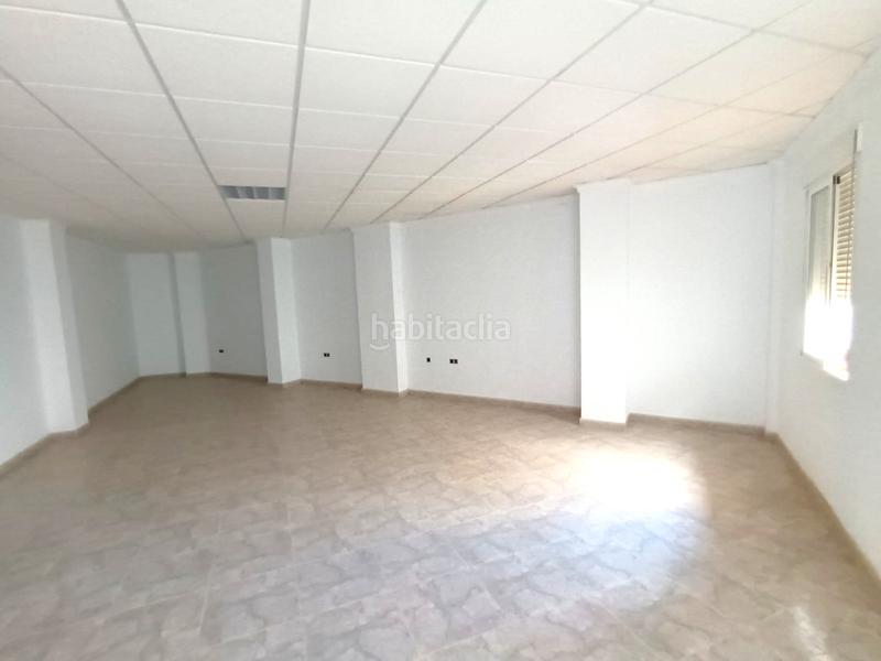 Foto 44e42fb8-f5a1-4f3e-8b0f-b05ae0f6f4db. Edificio don hache vende edificio en Guareña