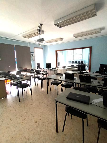 Foto 9aaf3430-0863-4966-815e-499c24eb4507. Edificio don hache vende edificio en Guareña