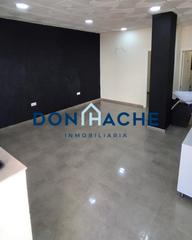 Lloguer Local Comercial a Norte. Local reformado en zona calzada