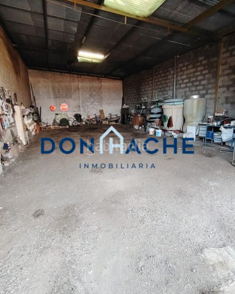 Foto 9a344330-c9c7-49a9-acbe-1da5c7326894. Nau industrial a Este Mérida