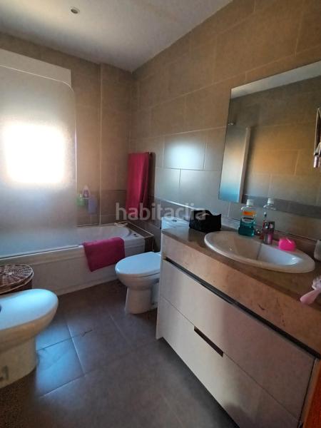 Foto 05fd3cb0-9528-4c18-967c-aee66f2ecd34. Casa aparellada amb calefacció aparcament a Sur Mérida