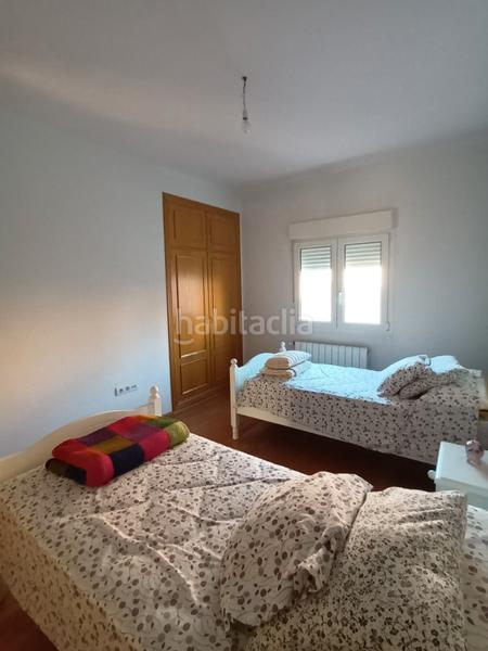 Foto 277c5893-b378-44cb-948a-f83d9264d2a7. Casa aparellada amb calefacció aparcament a Sur Mérida