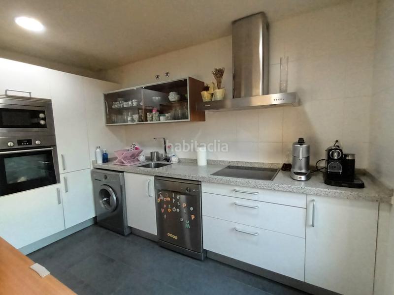 Foto e8e5b677-bea9-4ba8-bd83-4d848e66c5f2. Casa aparellada amb calefacció aparcament a Sur Mérida