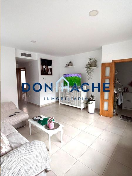 Foto 3e812667-928f-4664-a54b-c5ba30a97753. Casa adossada amb calefacció aparcament a Norte Mérida