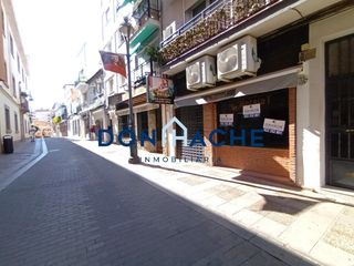 Affitto Locale commerciale in Calle josé ramón mélida 26