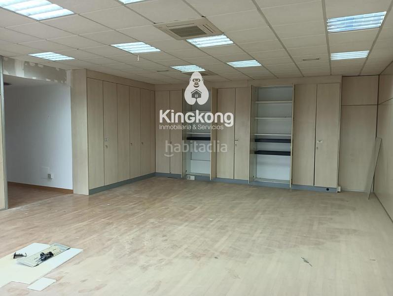 Foto 32af0194-e5a5-469b-b56e-e0e28371abae. Nau industrial a Torres de la Alameda