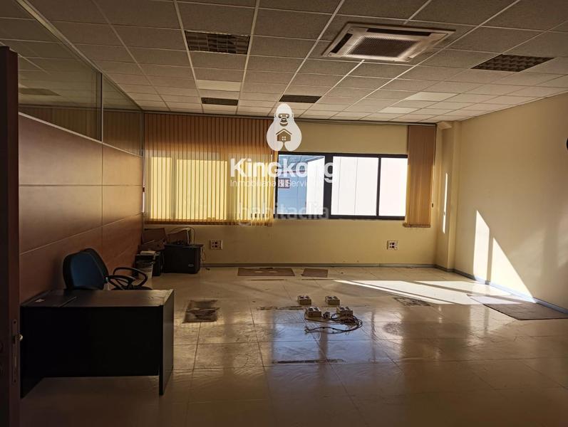 Foto 3c5cd40f-5030-4d5a-aeda-ecff35038eea. Location bâtiment à usage industriel dans Loeches