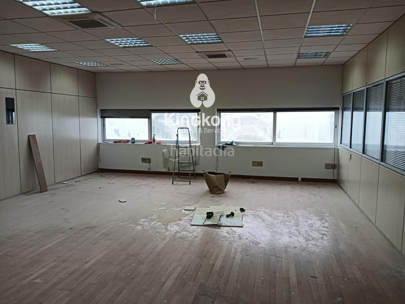 Foto 396a3c2c-7995-4feb-a55b-35423a25ed69. Location bâtiment à usage industriel dans Torres de la Alameda