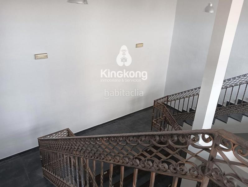 Foto 7c23e4d1-3b21-42e2-9e51-b0ad78452971. Location bâtiment à usage industriel dans Torres de la Alameda