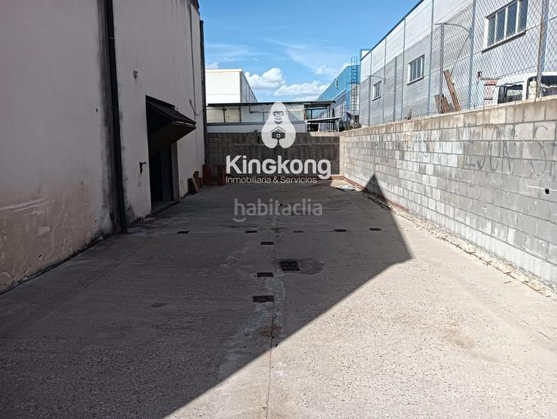 Foto c5ed8eff-b448-4174-b5a8-2ec3752c2a20. Location bâtiment à usage industriel dans Torres de la Alameda