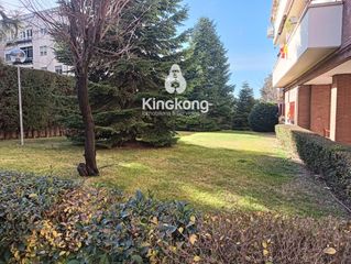 Appartement à Santa Eugenia. Piso con plaza de garaje en urbanizacion privada, santa eugenia,