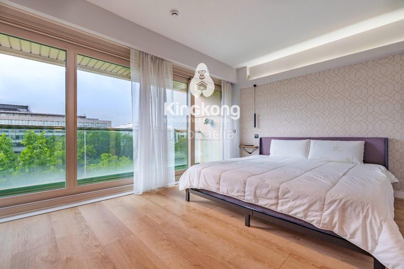 Foto de19eb6e-71e7-45e4-bac3-bce3c66e038b. Location duplex avec chauffage parking dans Simancas Madrid
