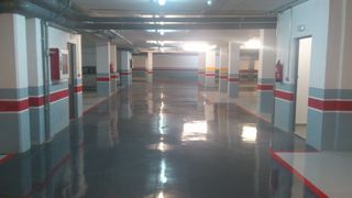 Alquiler Parking coche en Avingiuda constitucio, 167. Plaza de aparcamiento céntrica