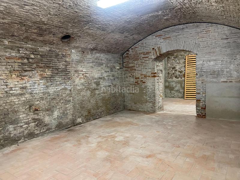 Foto 352f0491-9c09-49bd-8c72-c4912da8ae13. Local comercial a Raval Barcelona