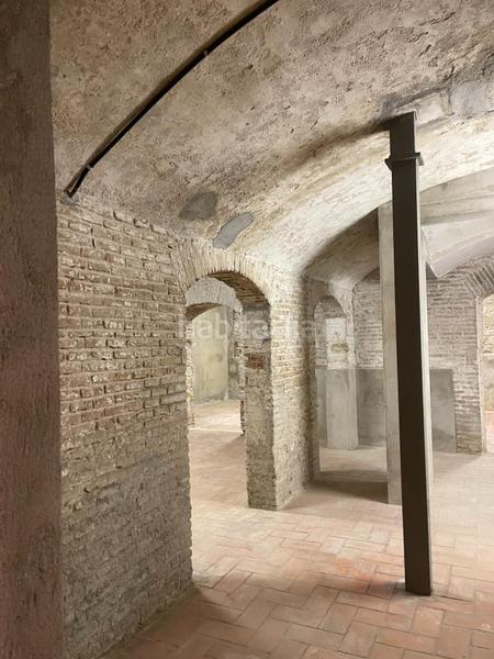 Foto 61443990-ed26-4317-b921-686eb0a1de81. Local comercial a Raval Barcelona