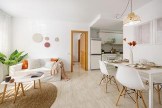Appartement  Carrer mestre trias. Piso con parking en terrassa.