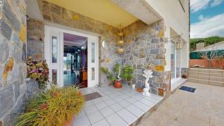 Casa  Calle caldes. Exclusiva casa de lujo en caldes de montbui  oasis de elegancia